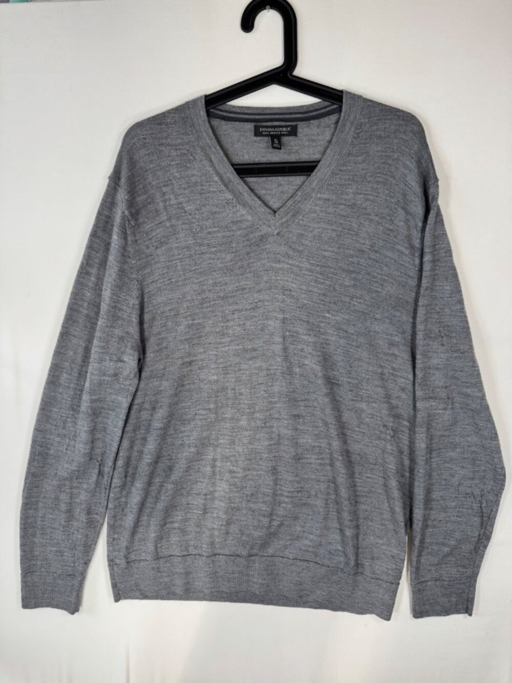 Banana Republic V-Neck Sweater 100% Merino Wool Gray XL Business Casual Preppy